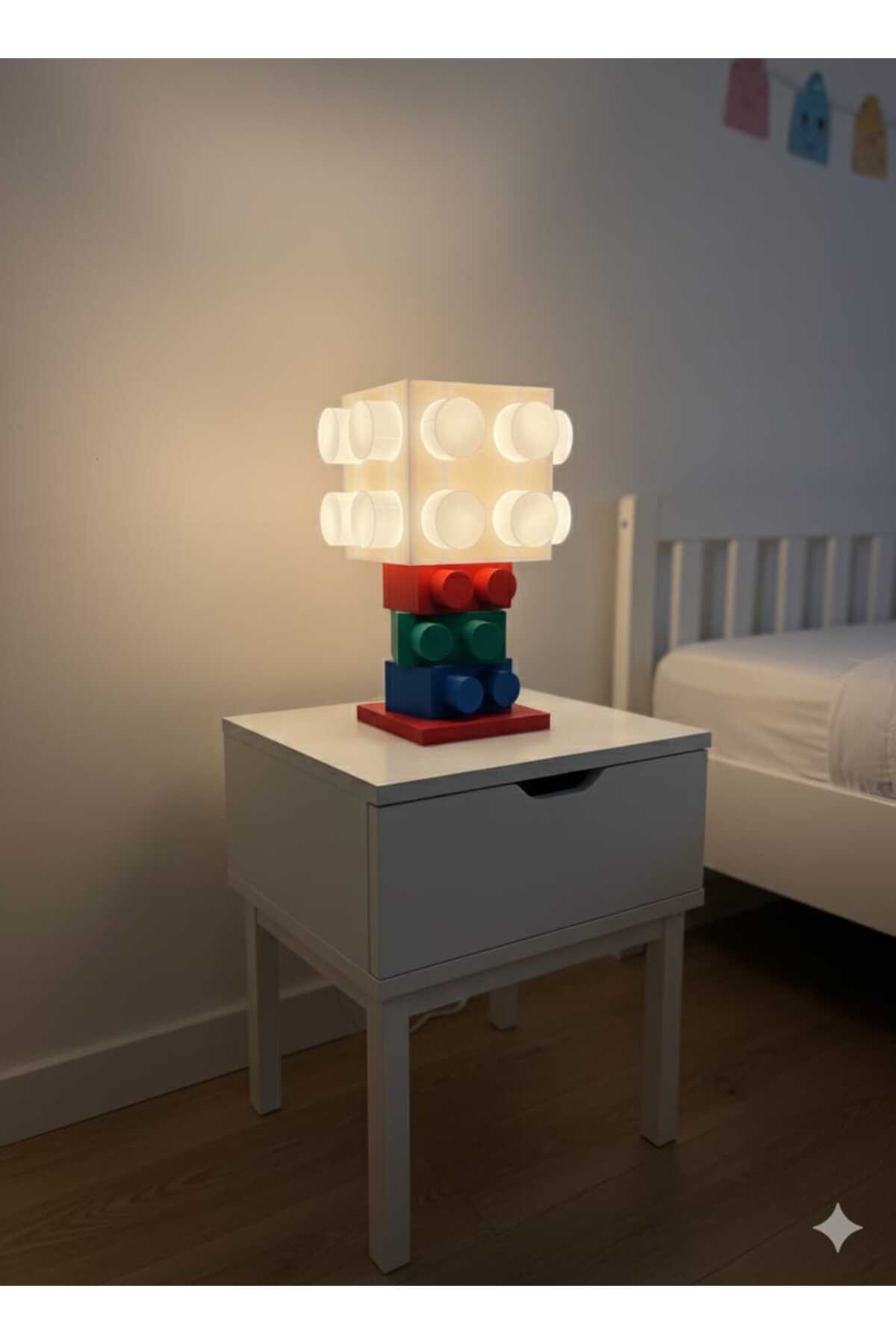 LEGO Tarzı Dekoratif Çocuk Abajuru – Hayal Gücüyle Tasarlanmış Işık!