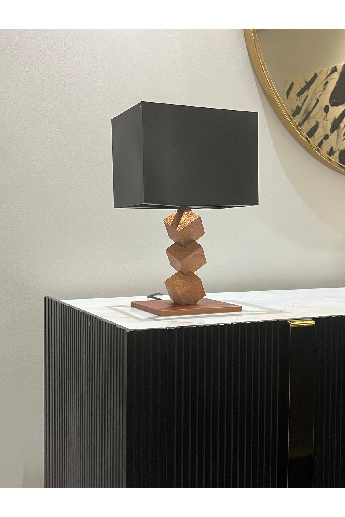 Modern Geometrik Tasarımlı Masa Lambası – Şık ve Farklı Dekoratif Abajur