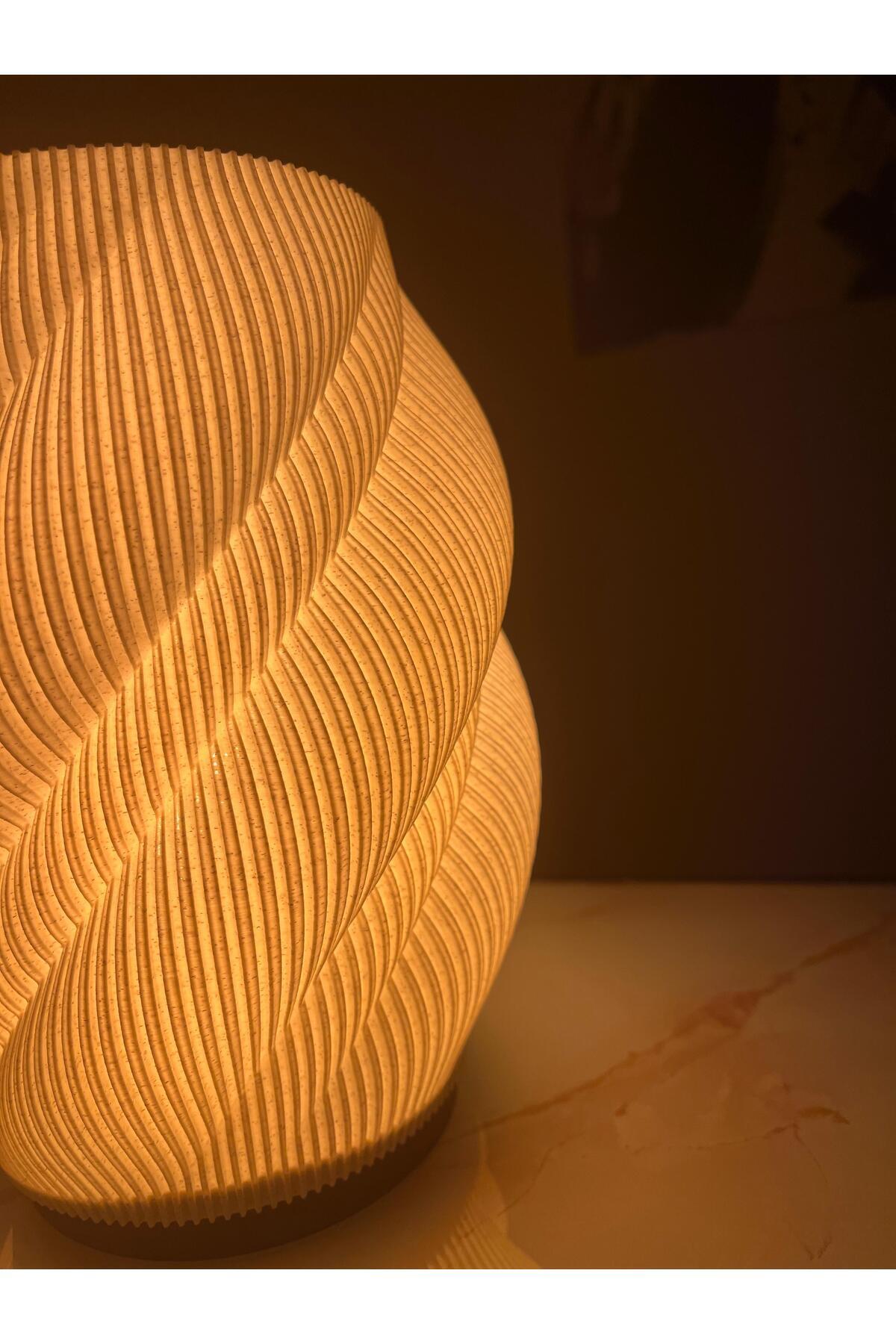 Modern Spiral Tasarımlı 3D Baskı Masa Lambası - Sıcak Işık, Şık Dekor