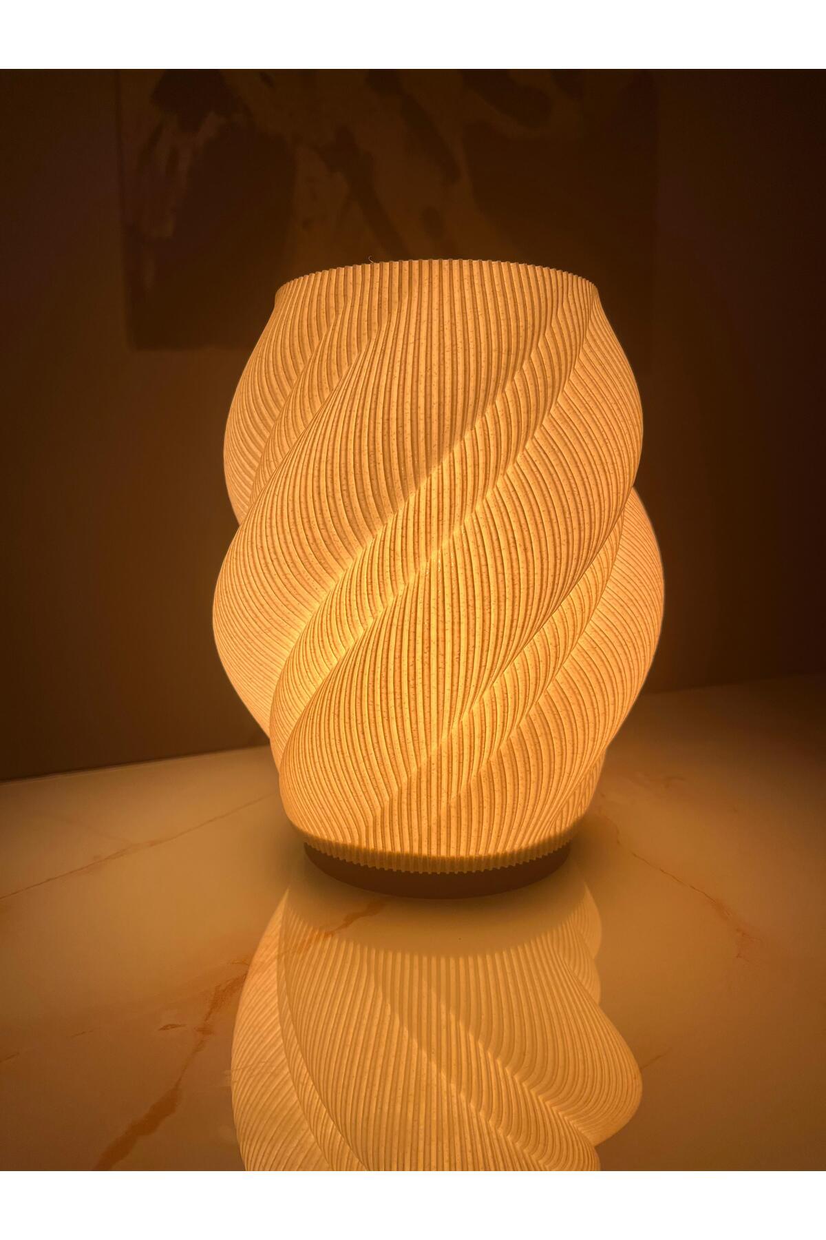 Modern Spiral Tasarımlı 3D Baskı Masa Lambası - Sıcak Işık, Şık Dekor