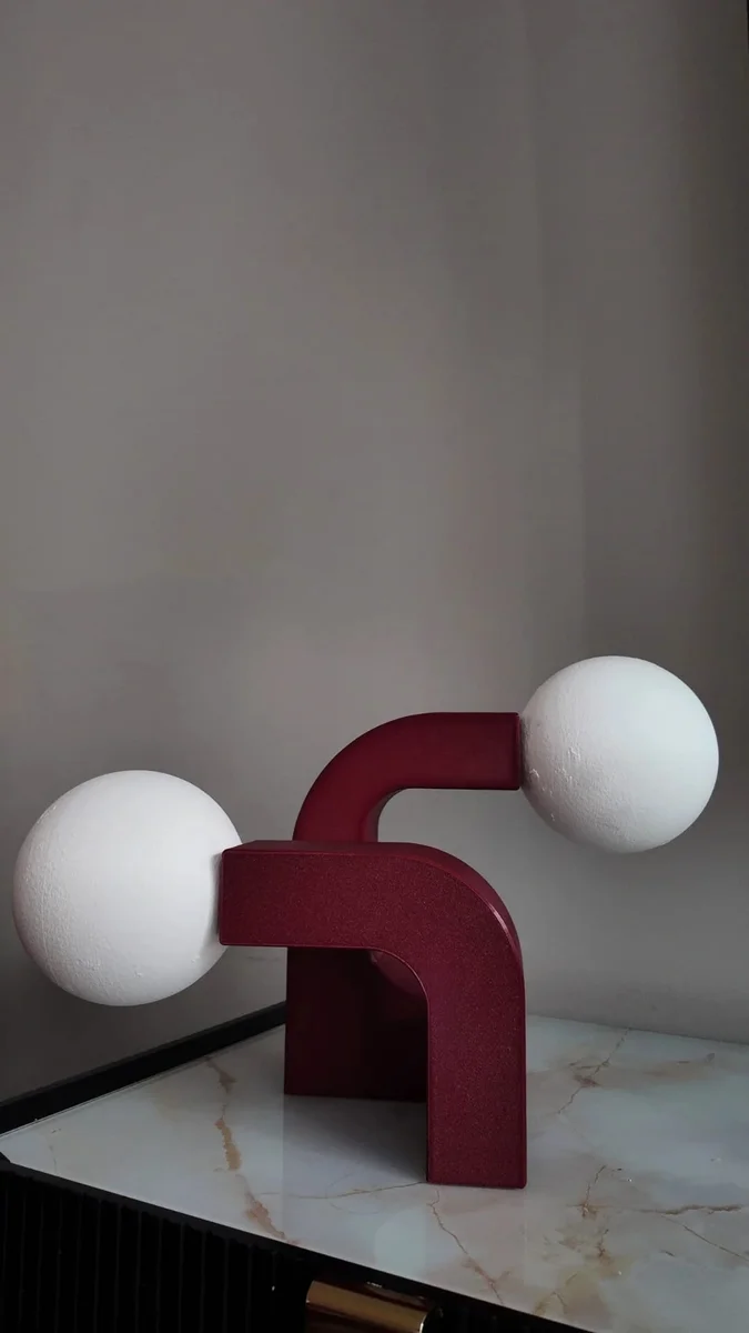 Modern Dekoratif Masa Lambası | Çift Beyaz Küre Bordo Ark Abajur